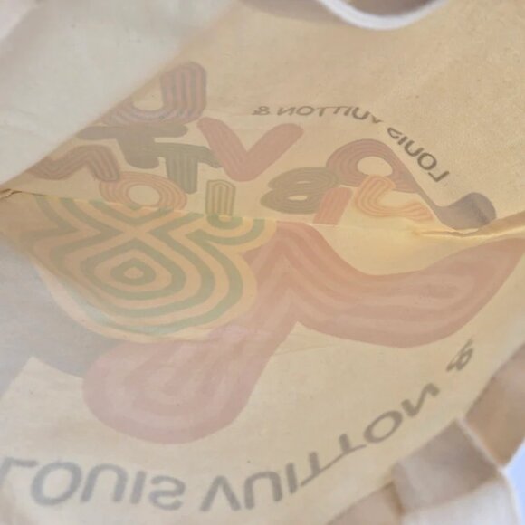 Louis Vuitton & Collab Exhibition City Tote Canvas Limited Edition 2021-2022 - Picture 10 of 11